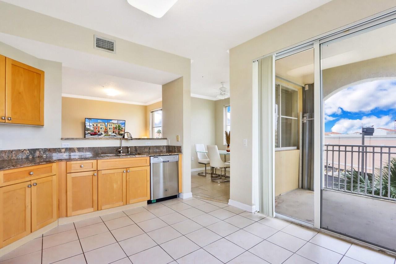 11021 Legacy Lane #303 - Photo 7 of 16