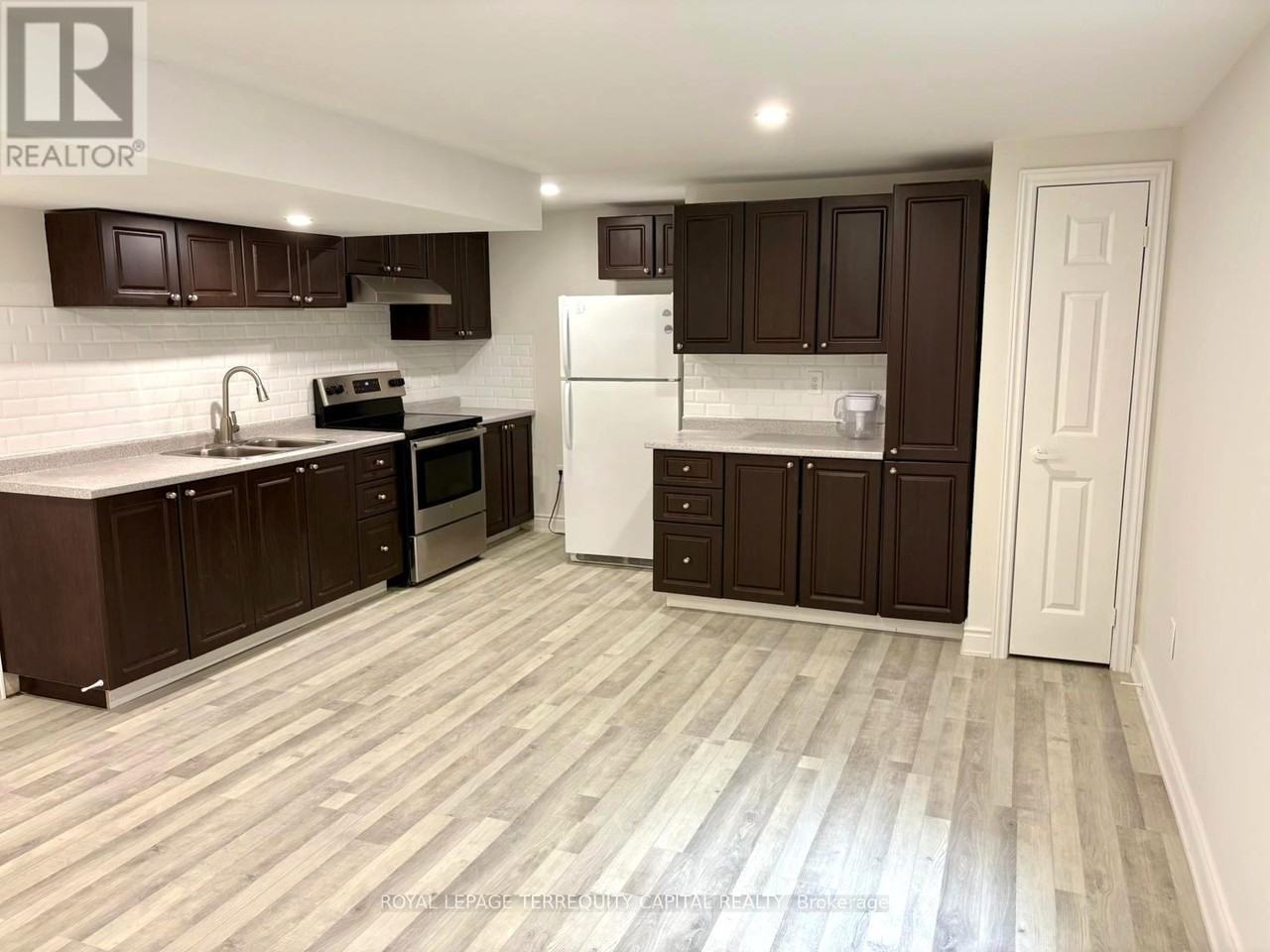 38 Irene Drive - Photo 3 of 8