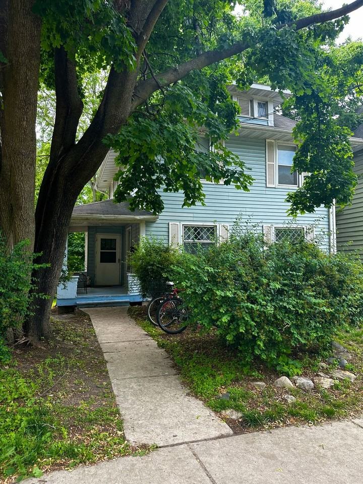 1005 E Johnson St - Photo 2 of 24