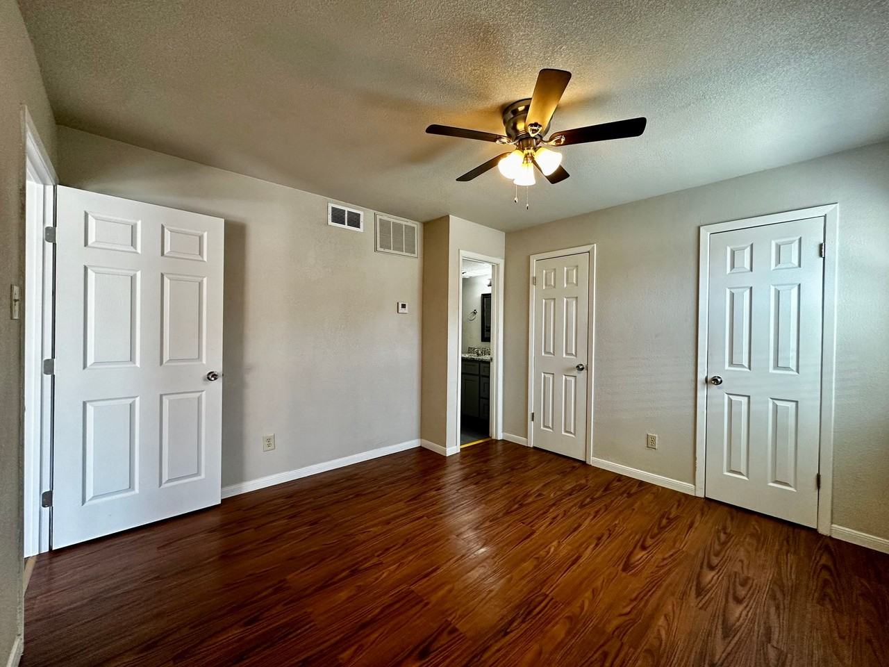 Economical 1 Bd / 1 Ba at Spring Tree Near Baylor! - Photo 3 of 21