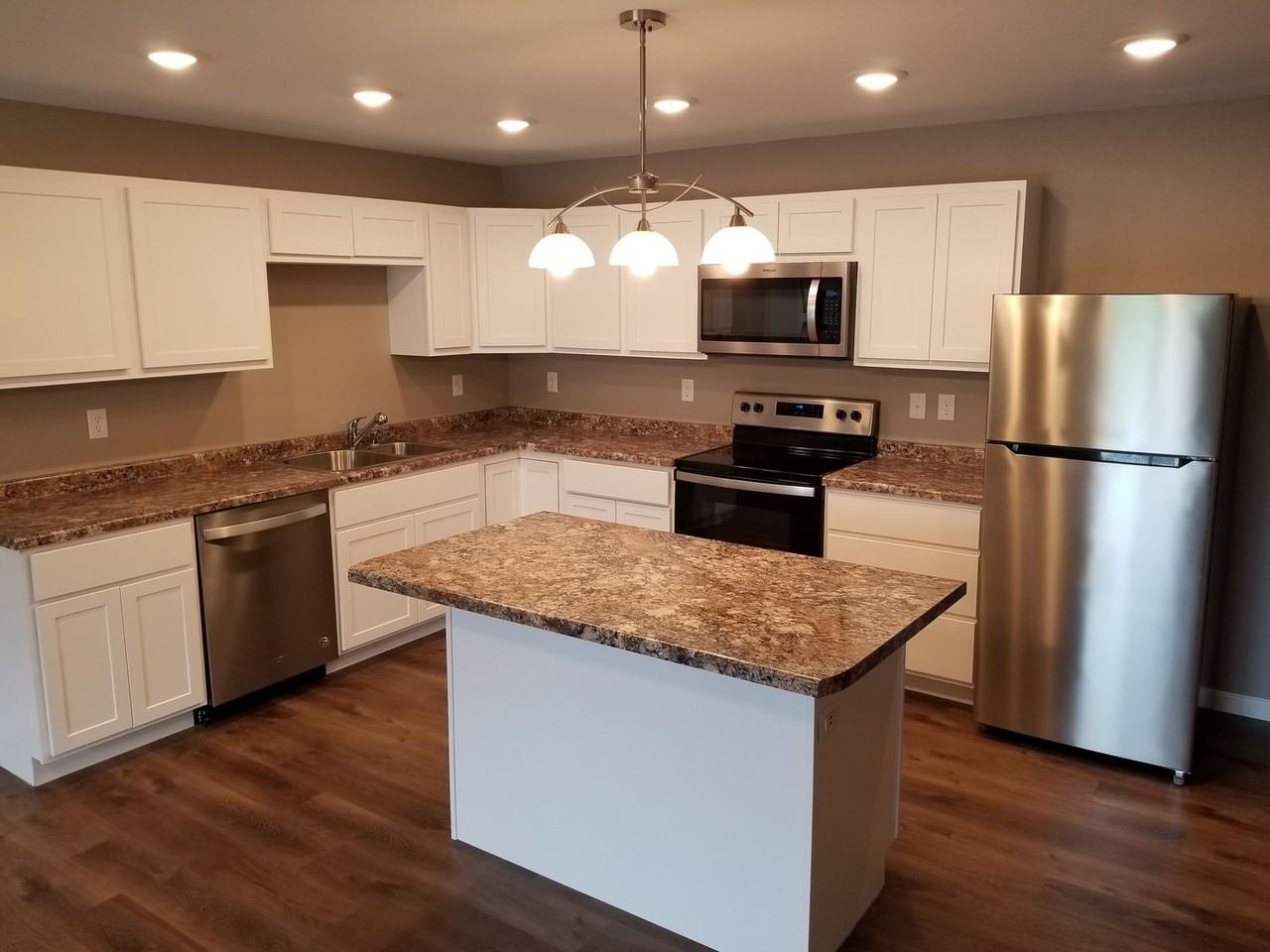 Edgeview Apartments - Photo 5 of 50