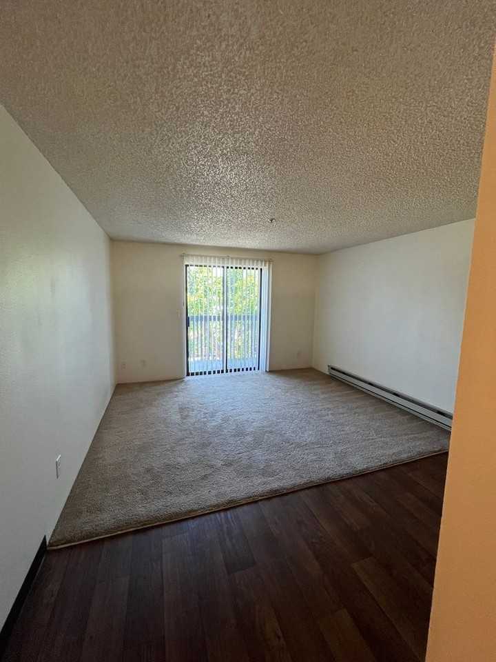 Beautiful 1, 2 and 3 bedroom homes available near Clark College! - Photo 7 of 39