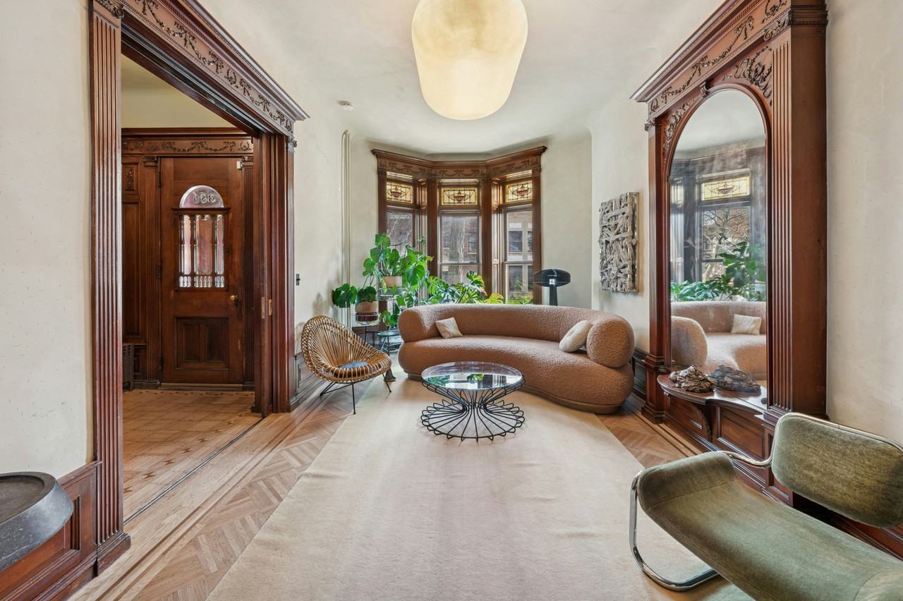 386 Stuyvesant Ave - Photo 3 of 24