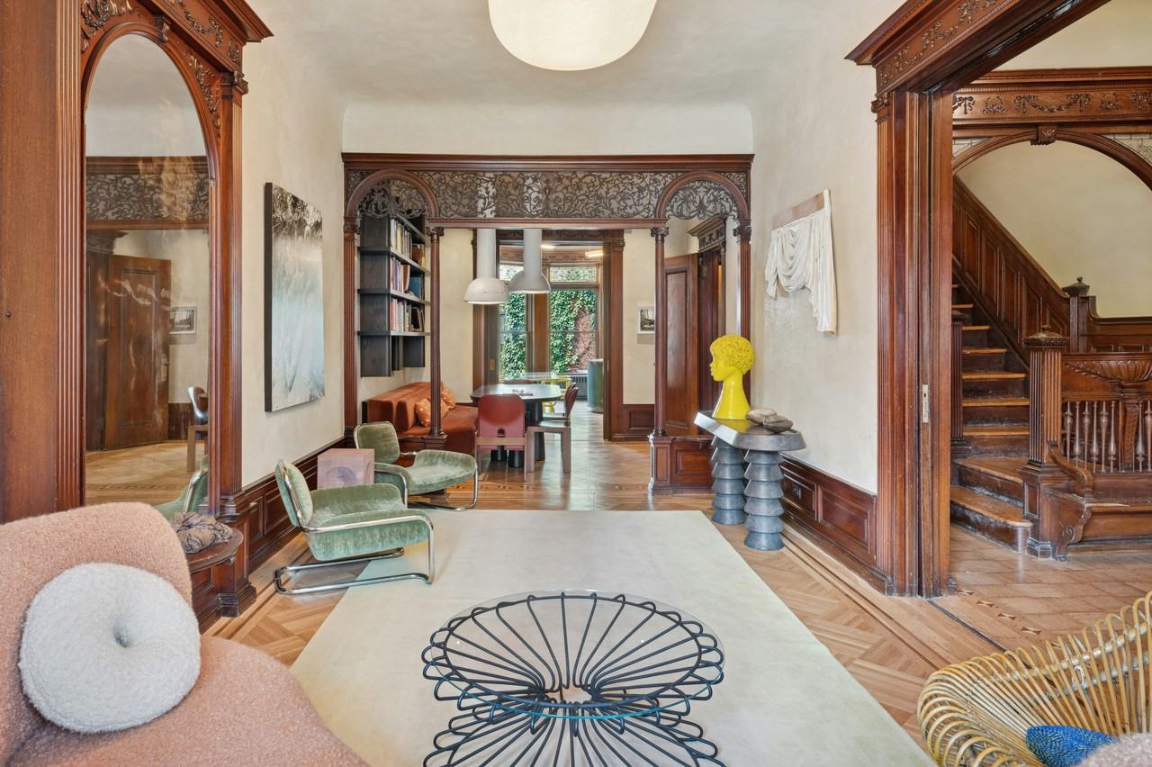 386 Stuyvesant Ave - Photo 4 of 24