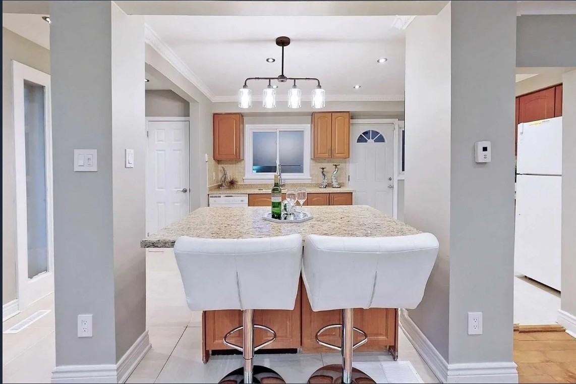 65 Holcolm Rd - Photo 2 of 11