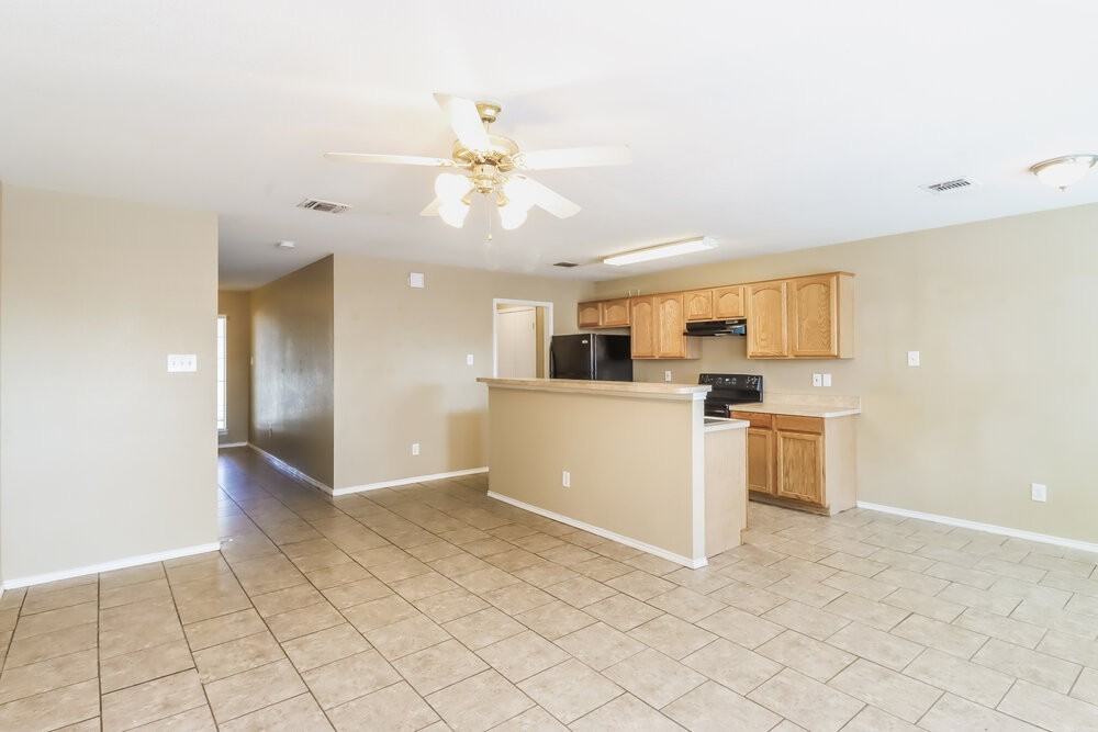 1456 Pine Ln - Photo 5 of 17