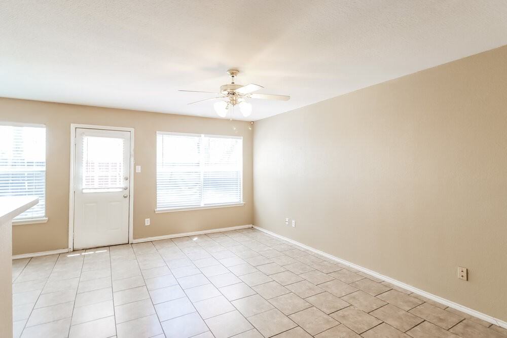 1456 Pine Ln - Photo 6 of 17