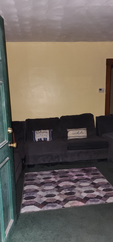 512 E Philadelphia Ave #1