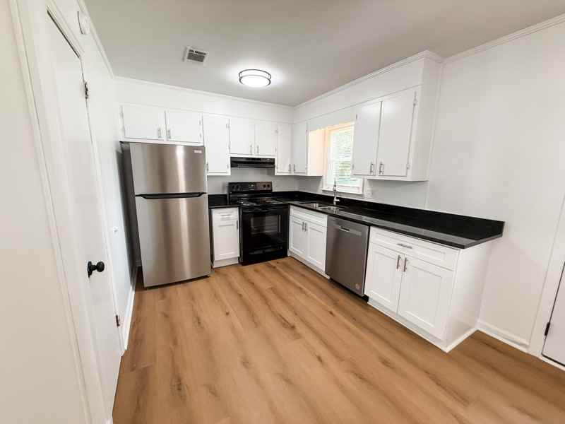 1006 Taylors Mill Rd - Photo 2 of 16