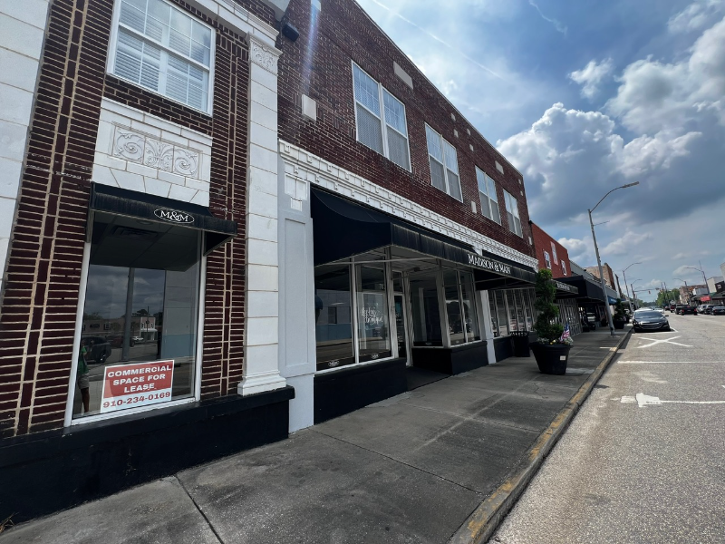 703 S Madison St - Photo 2 of 15