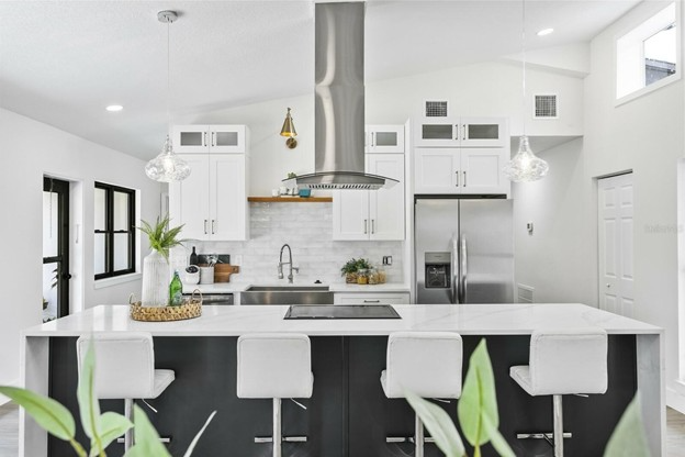 2713 Renatta Dr - Photo 2 of 20