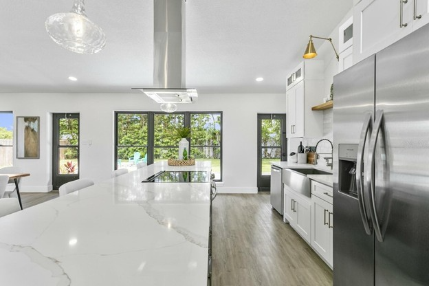 2713 Renatta Dr - Photo 3 of 20