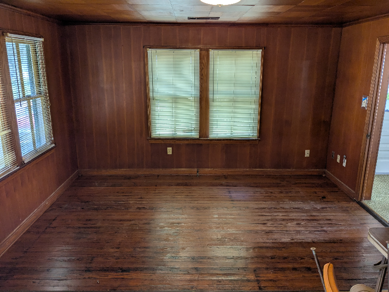 413 E Oak St - Photo 2 of 17