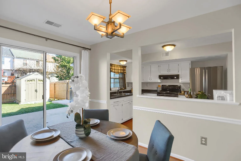 5737 Sunset View Lane