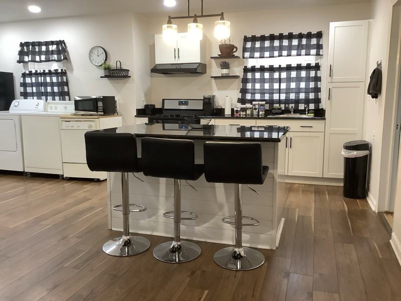 1901 S Gordon St Sw - Photo 2 of 15