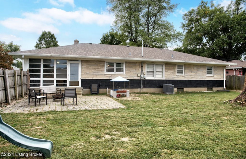 2712 Sharon Way - Photo 2 of 16