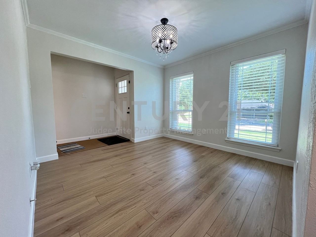 1842 Juniper Ln - Photo 2 of 17