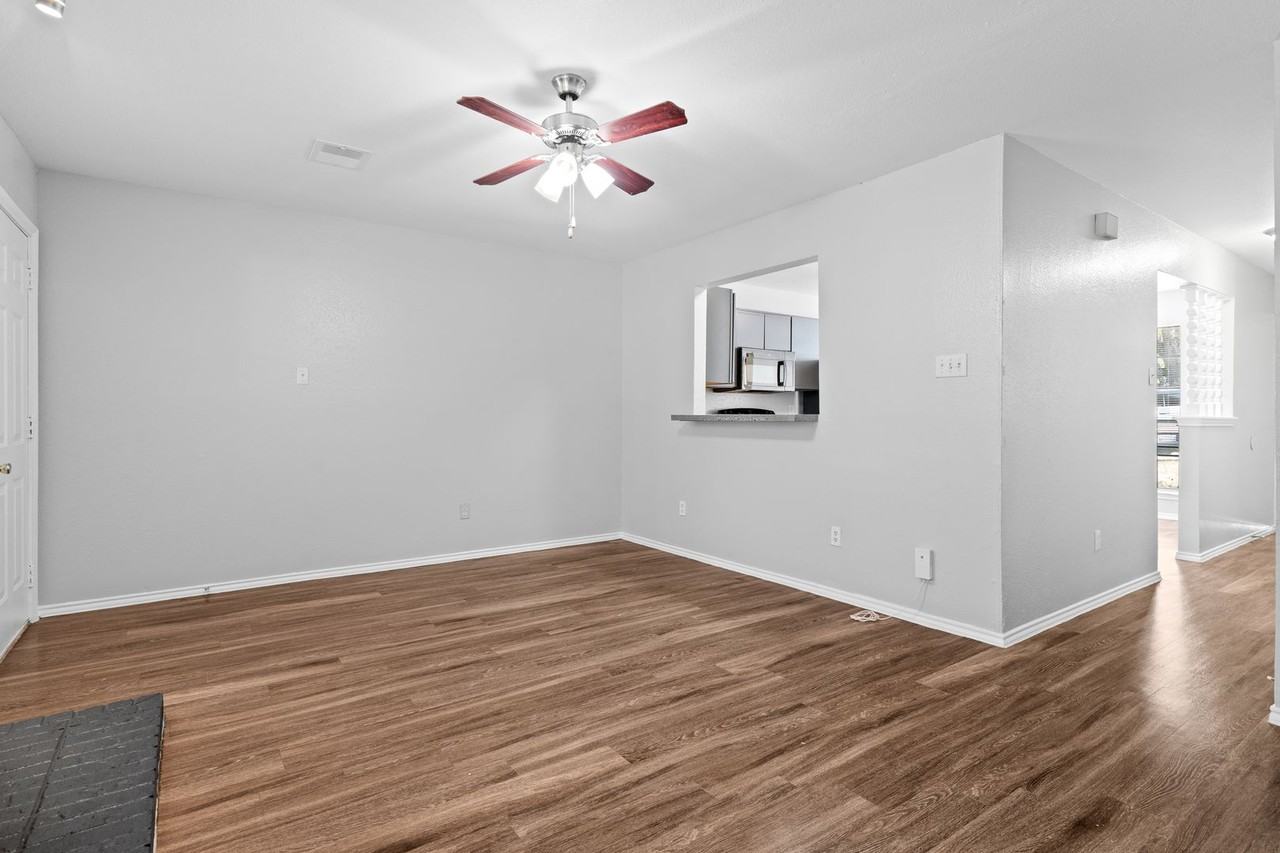 1815 River Crossing Cir - Photo 5 of 26