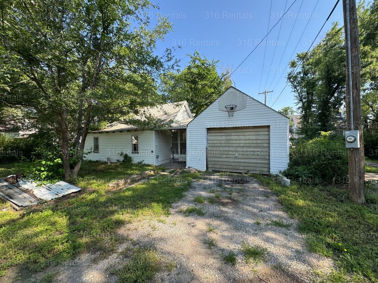 111 W Galle St - Photo 2 of 10