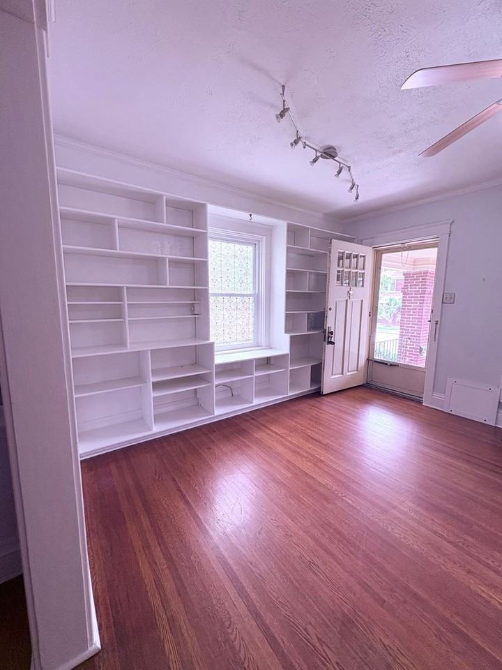 821 Maryland Ave - Photo 3 of 25