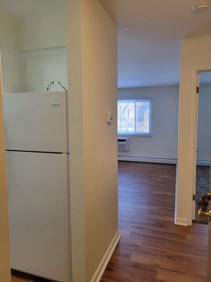 Division Apartments - Photo 6 of 15