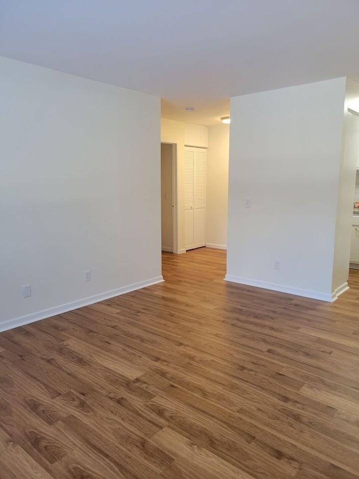 Division Apartments - Photo 7 of 15