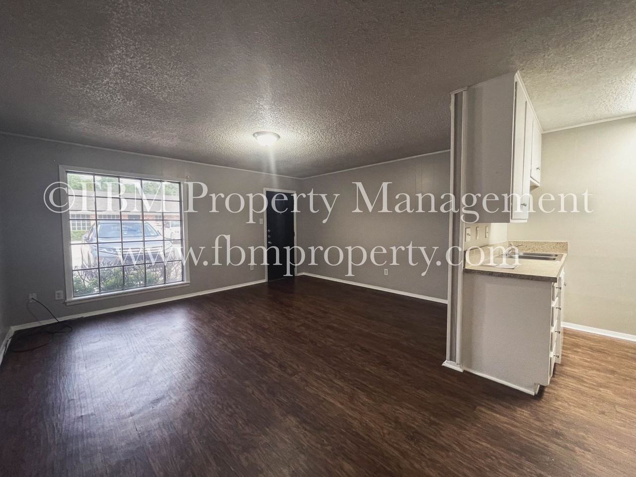 2107 Bowie Dr #I - Photo 3 of 9