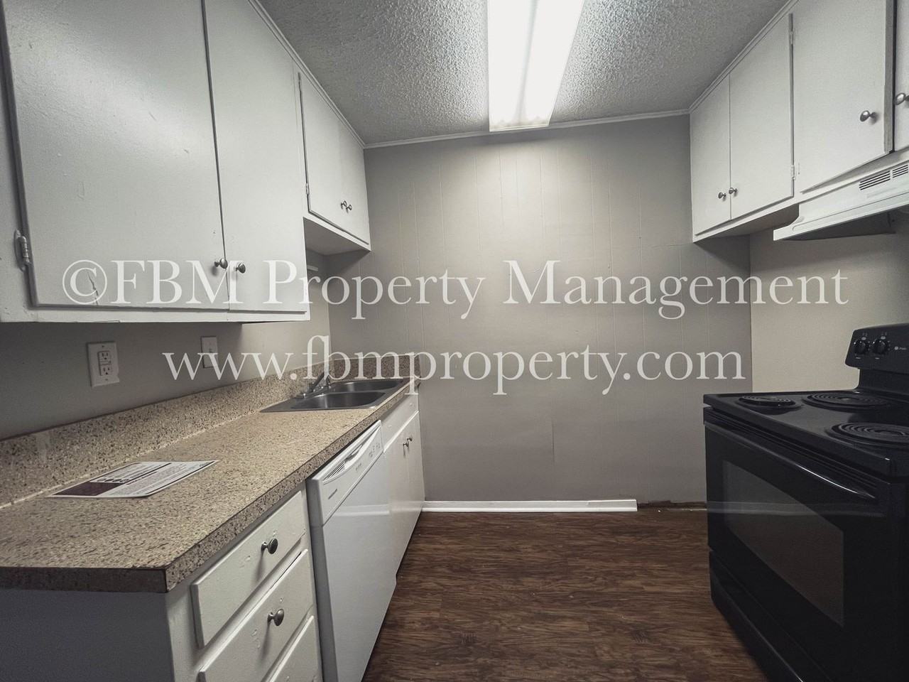 2107 Bowie Dr #I - Photo 4 of 9