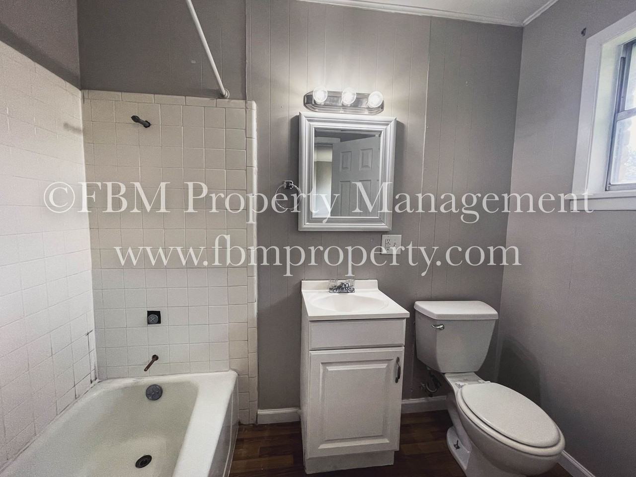 2107 Bowie Dr #I - Photo 5 of 9