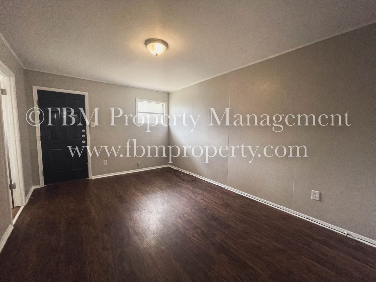 2107 Bowie Dr #I - Photo 6 of 9