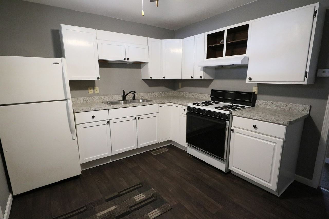 1403 E Lincoln Ave #2 - Photo 2 of 9