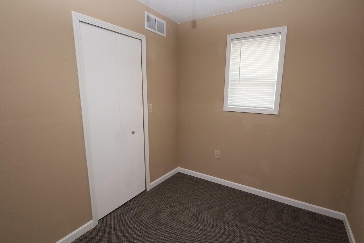 1403 E Lincoln Ave #2 - Photo 4 of 9