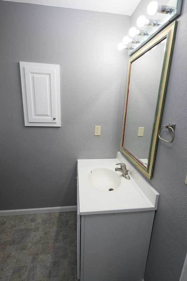 1403 E Lincoln Ave #2 - Photo 7 of 9