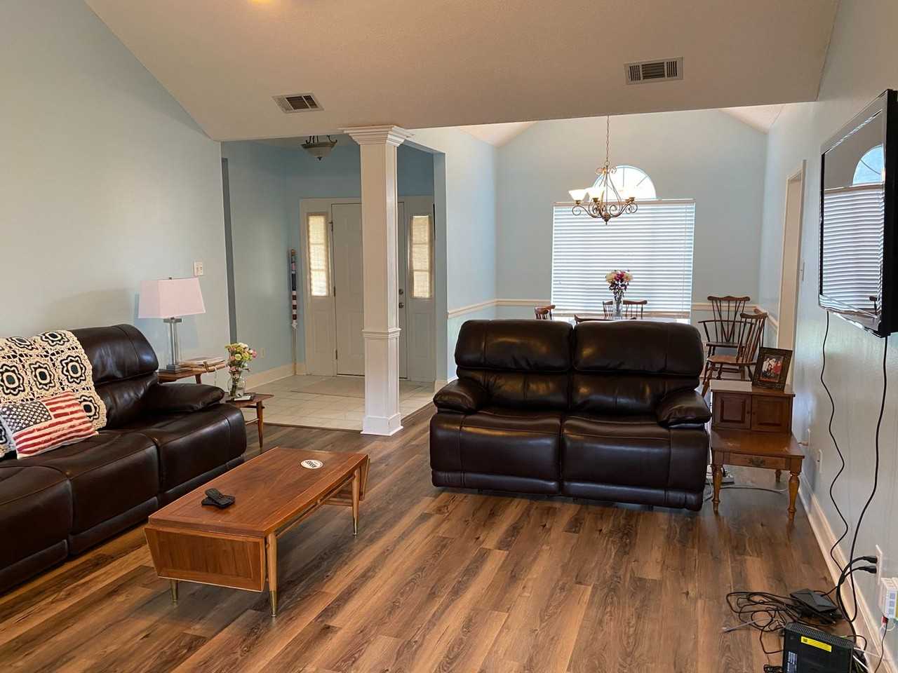 9601 Cheyney Ct - Photo 3 of 15