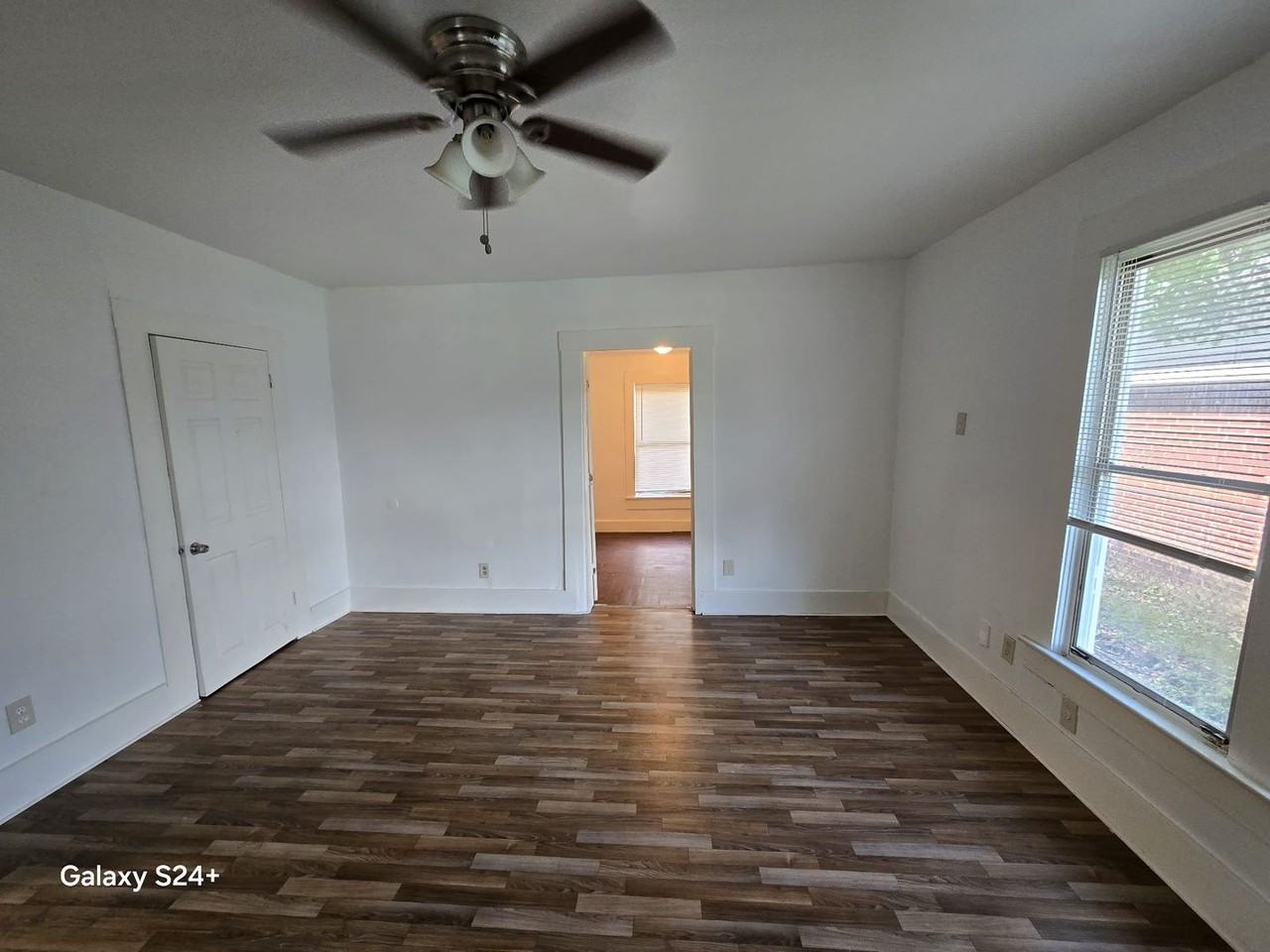 755 Doucette St - Photo 2 of 22
