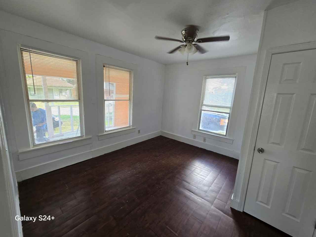 755 Doucette St - Photo 5 of 22