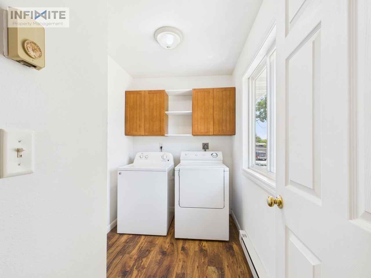 90 Custer Ave #A - Photo 4 of 10