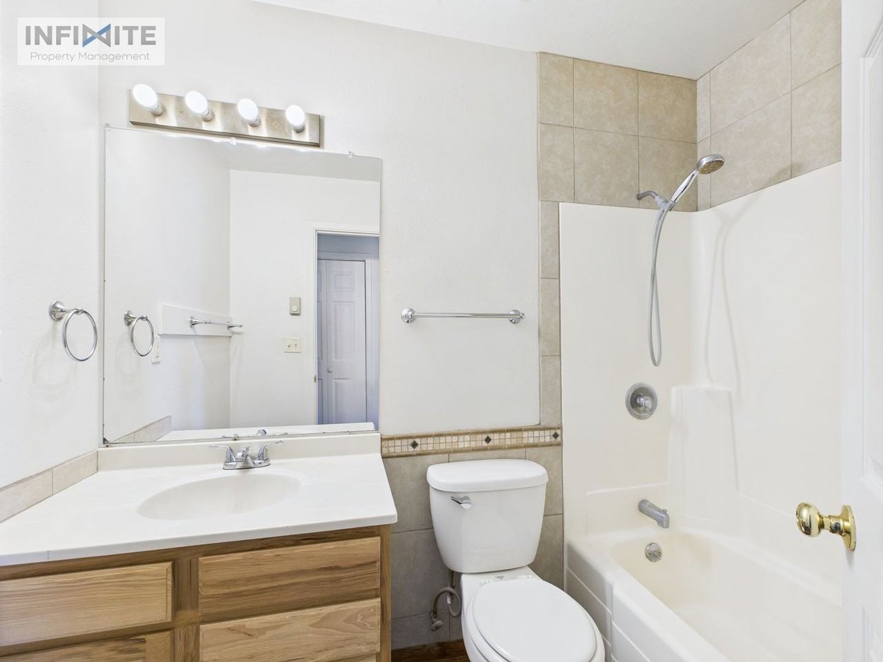 90 Custer Ave #A - Photo 5 of 10
