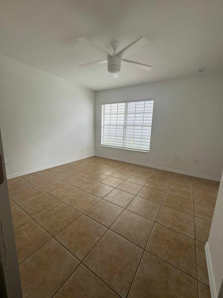 4428 29th St Sw #NA - Photo 5 of 13