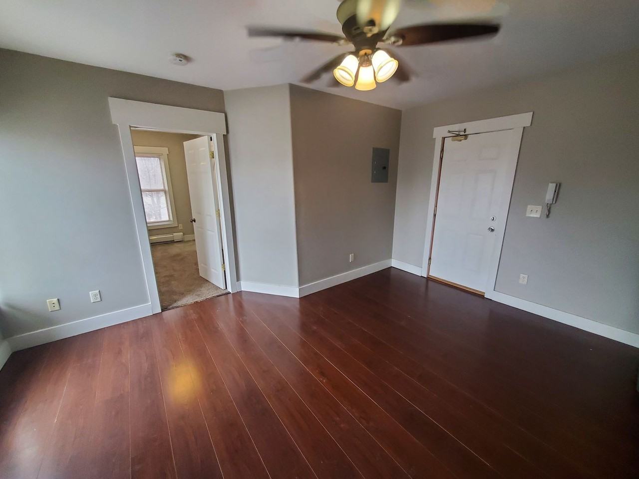 739 17th St #4 - Photo 5 of 15