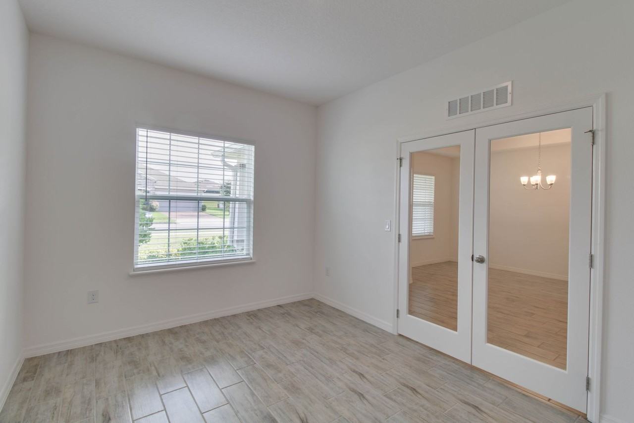 2525 Carriage Pointe Loop - Photo 5 of 20