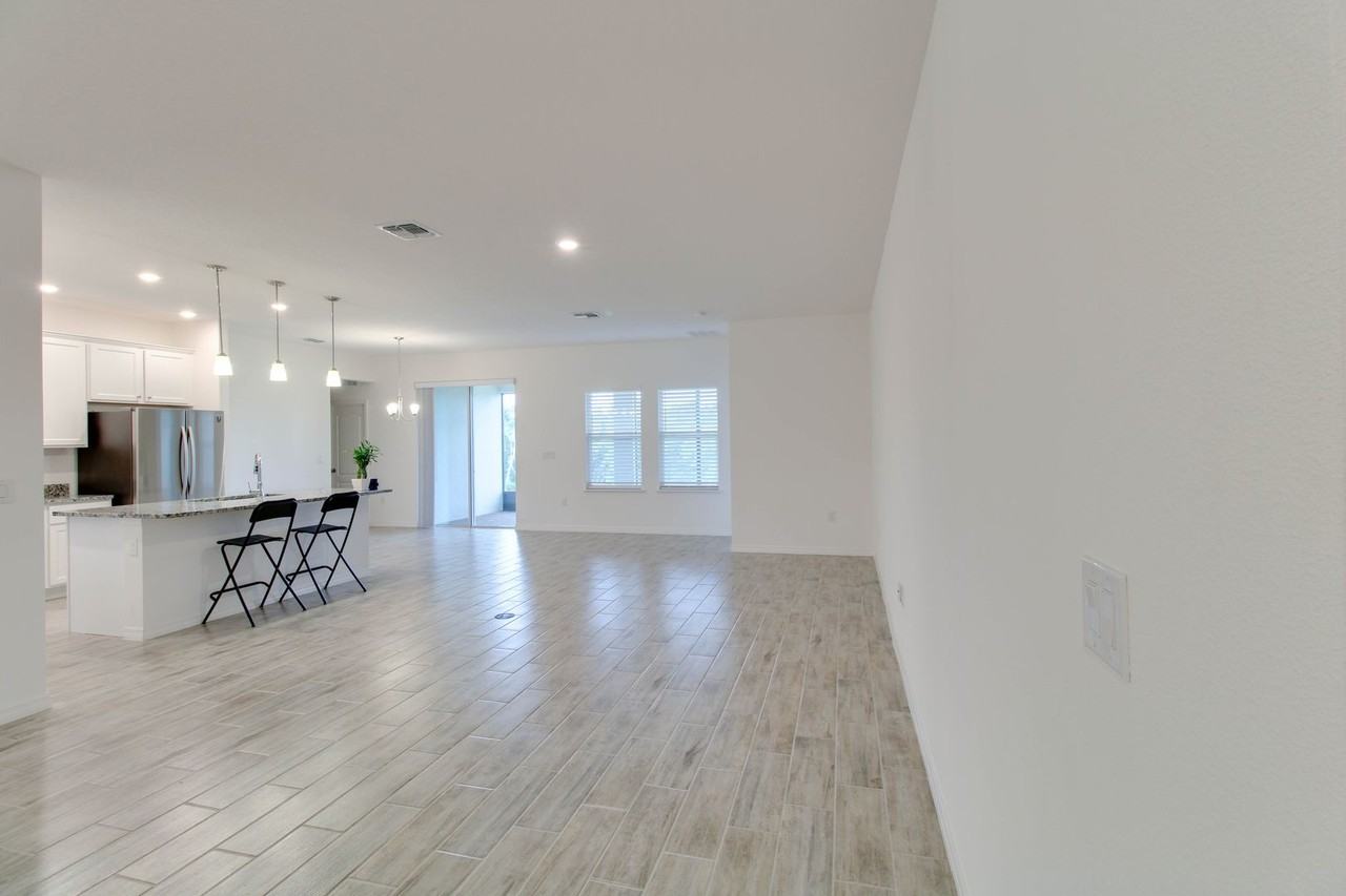 2525 Carriage Pointe Loop - Photo 6 of 20