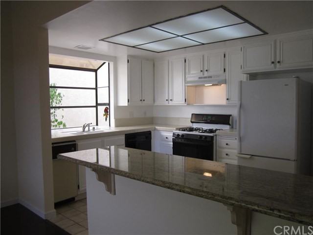 23194 Villena - Photo 2 of 17