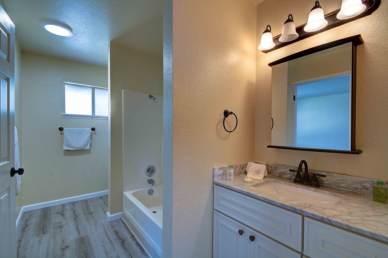 2355 Fairfield Ave #26 - Photo 6 of 31