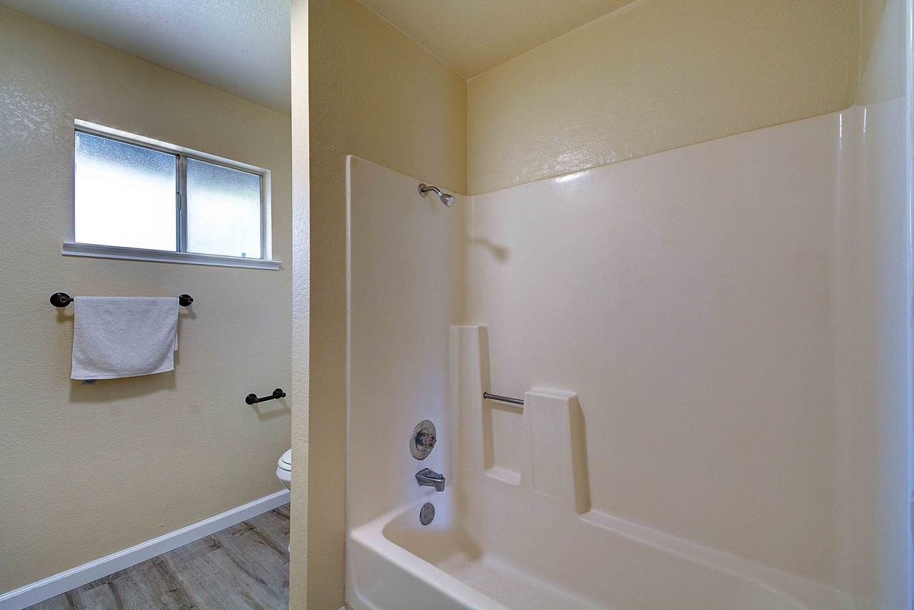 2355 Fairfield Ave #26 - Photo 7 of 31
