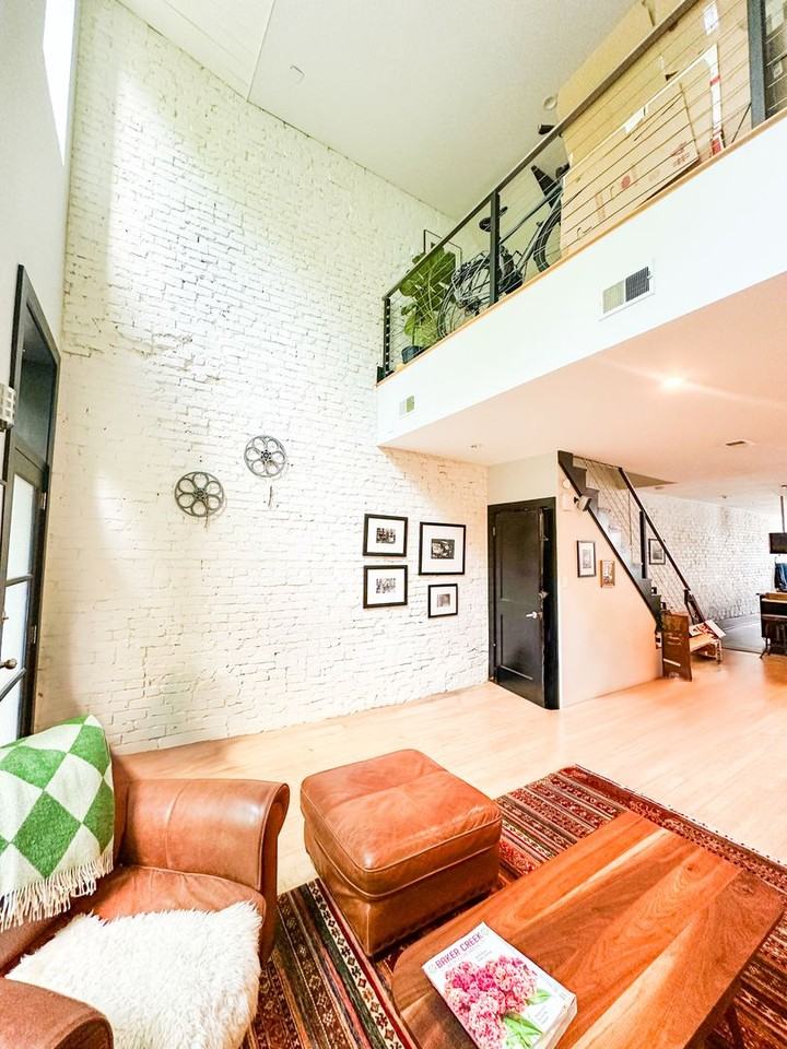 1866 Ingleside Ter Nw - Photo 3 of 18