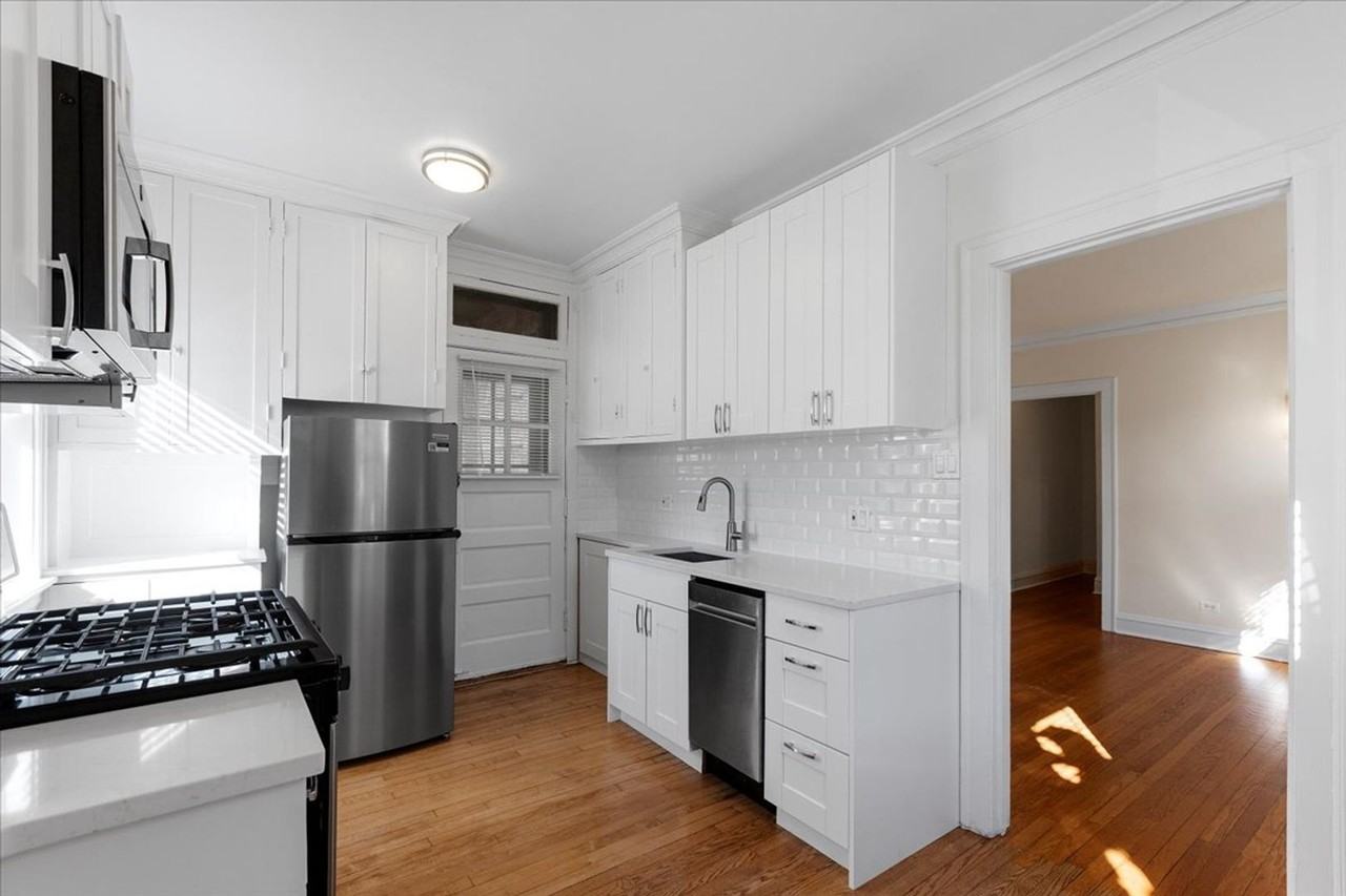 1731 W Thorndale Ave #3B - Photo 2 of 9