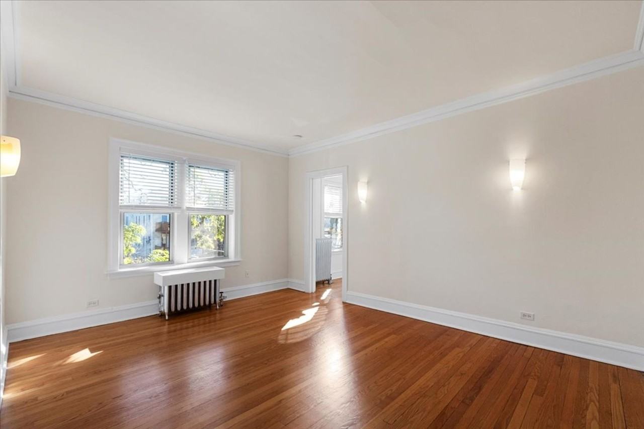 1731 W Thorndale Ave #3B - Photo 7 of 9