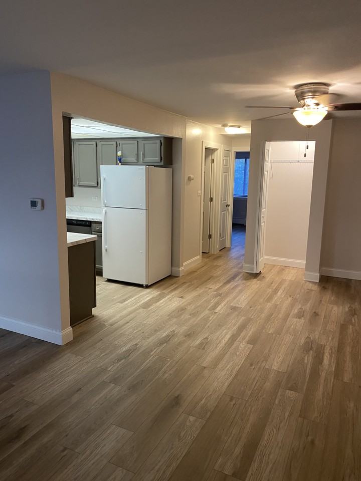 5644 Independence Ave #3 - Photo 3 of 5