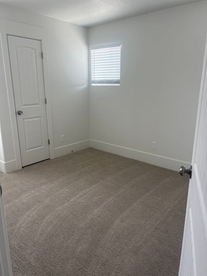 401 Cheyenne Dr - Photo 3 of 7